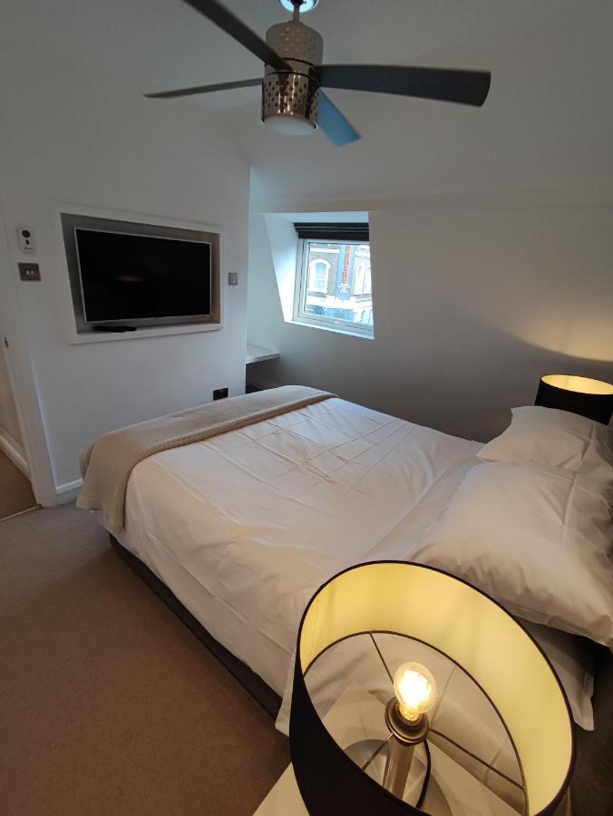 Modern 2 Bedroom Flat With Private Outdoor Terrace Londres Exterior foto